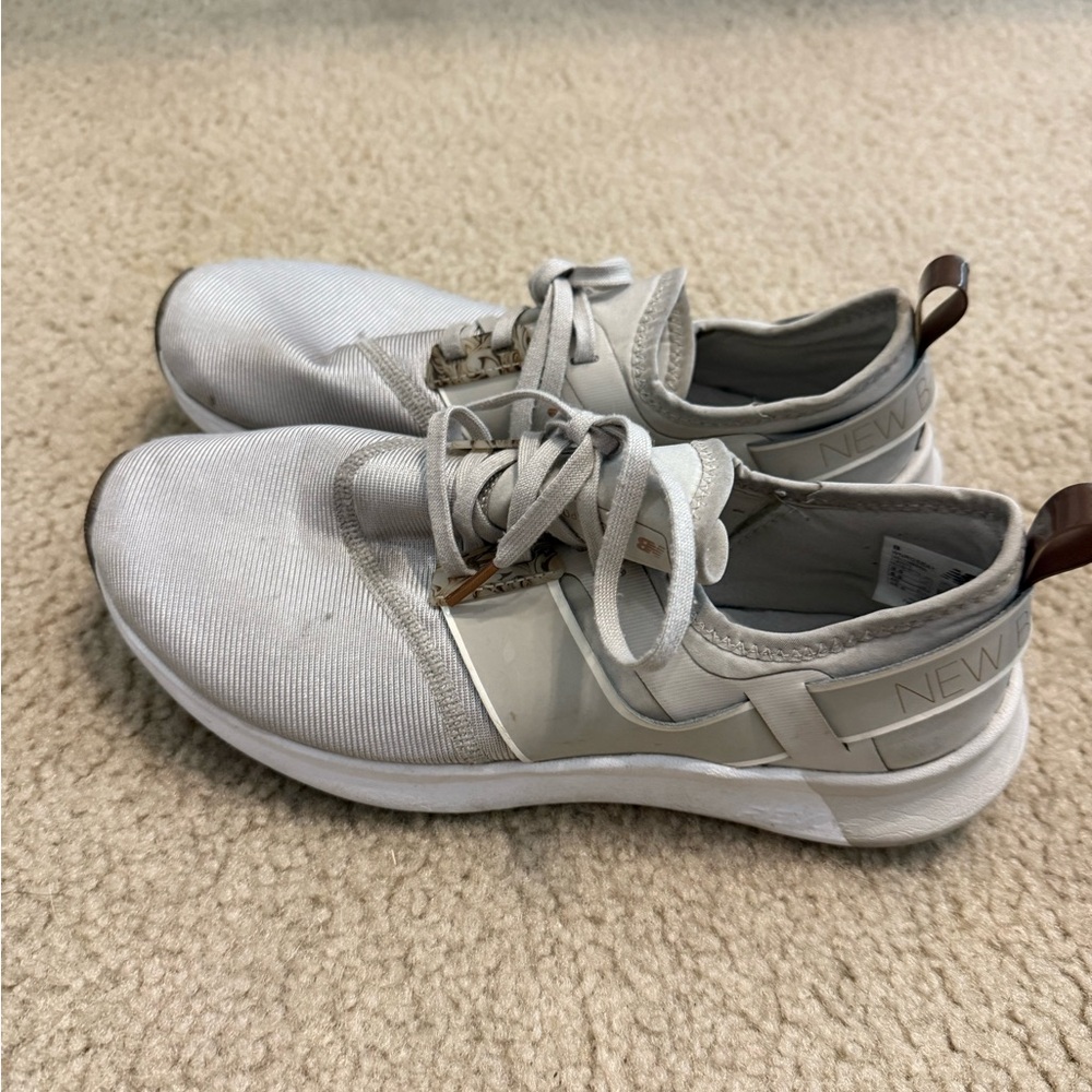 New Balance - Picture 3 of 5